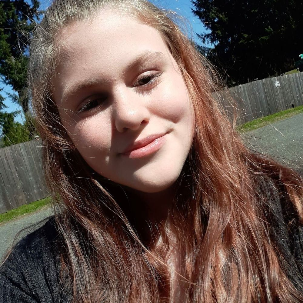 Meet your Posher, Elyssa